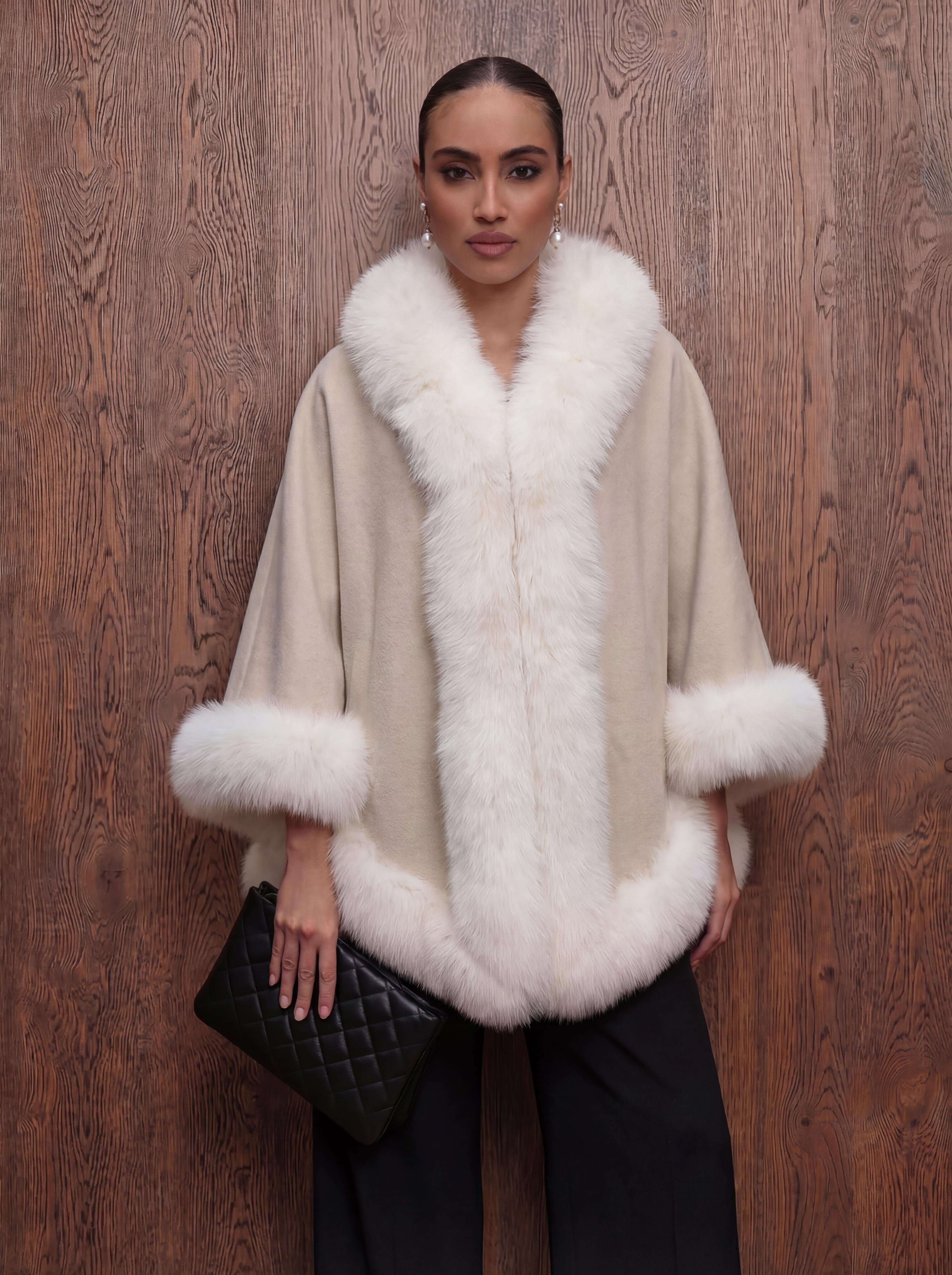 The Tijuana- Cape Poncho aus Kaschmir mit Pelz